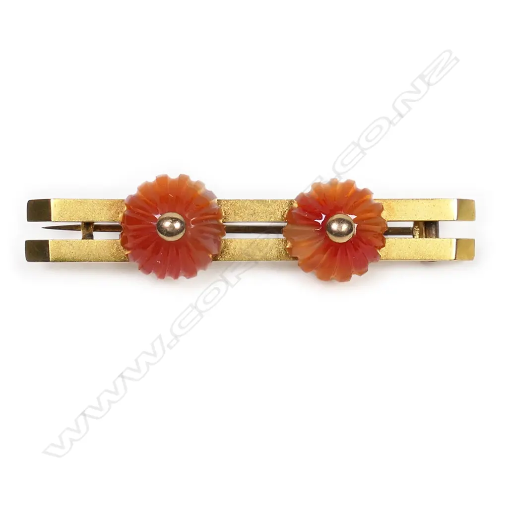 An N.Z. colonial 'Levy & Son' 9ct. gilded yellow gold and agate double bar brooch, Image 1++